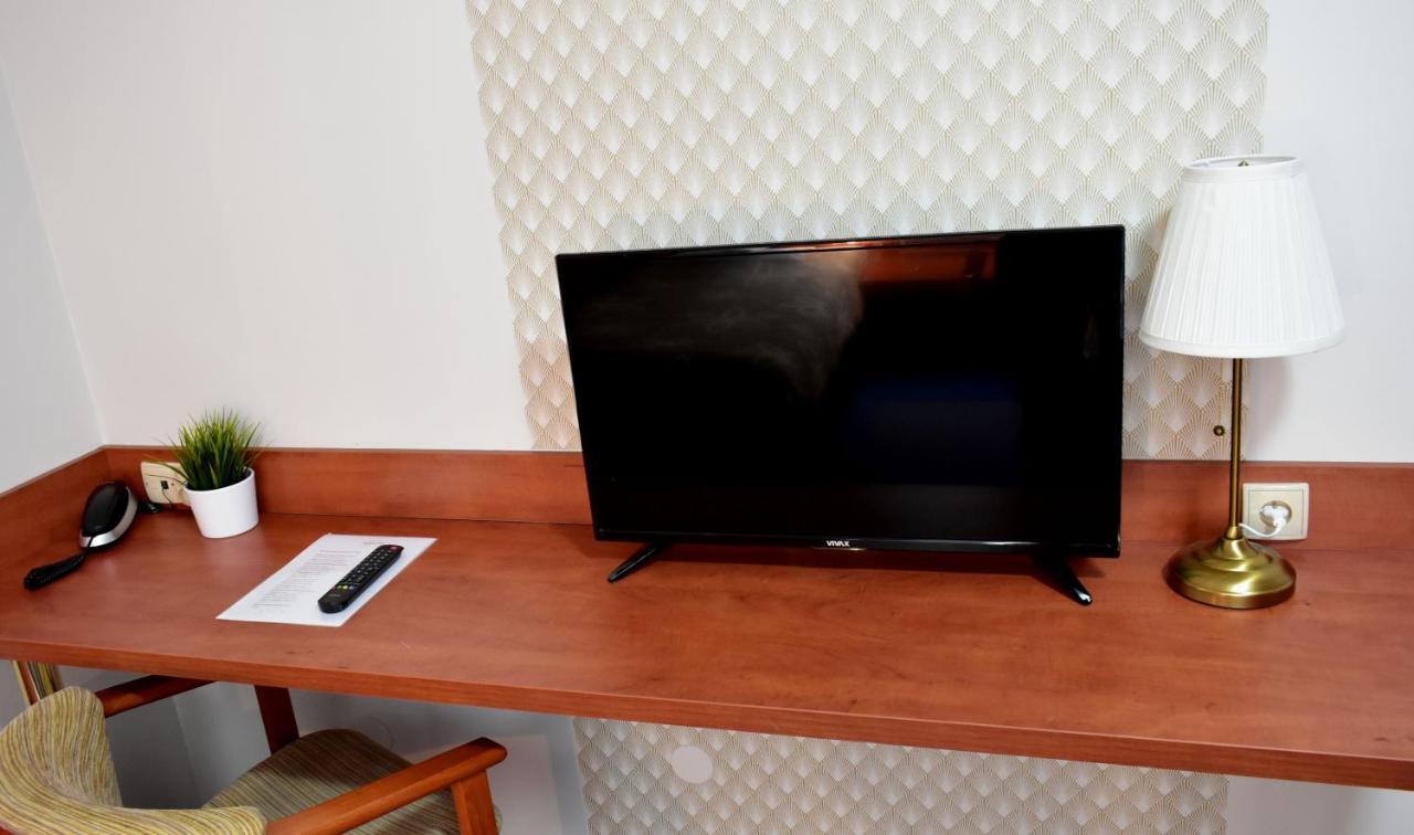 Hotel Zlote Deby Варшава Екстериор снимка